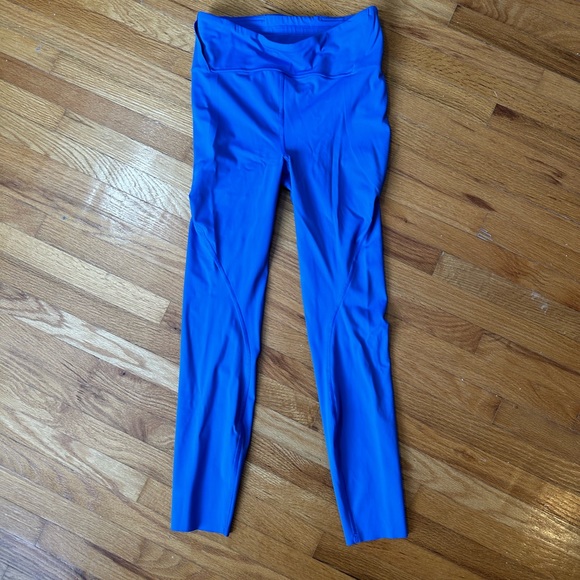 Lululemon Free to Speed High-Rise Tight 25"
Wild Bluebell size 6 EUC - Picture 9 of 12